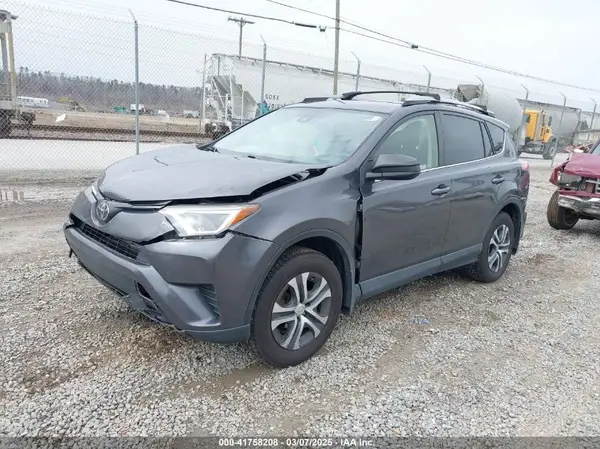 JTMBFREV2JJ727457 2018 TOYOTA RAV 4 - Image 2