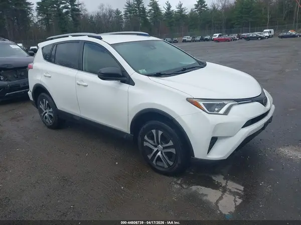 JTMBFREV3HD218261 2017 TOYOTA RAV 4 - Image 1