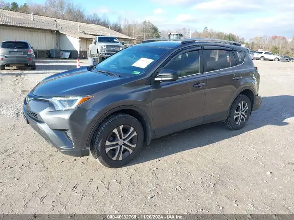 JTMBFREV3HJ145121 2017 TOYOTA RAV 4 - Image 2