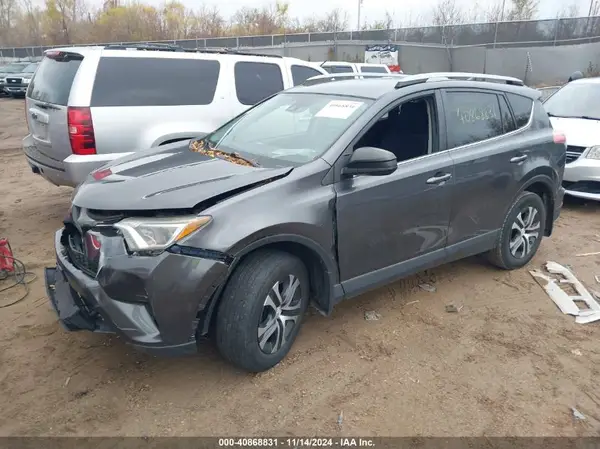JTMBFREV3HJ704411 2017 TOYOTA RAV 4 - Image 2