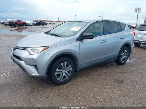 JTMBFREV3JD231159 2018 TOYOTA RAV 4 - Image 2