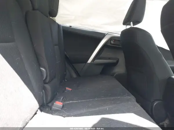 JTMBFREV3JJ176097 2018 TOYOTA RAV 4 - Image 8