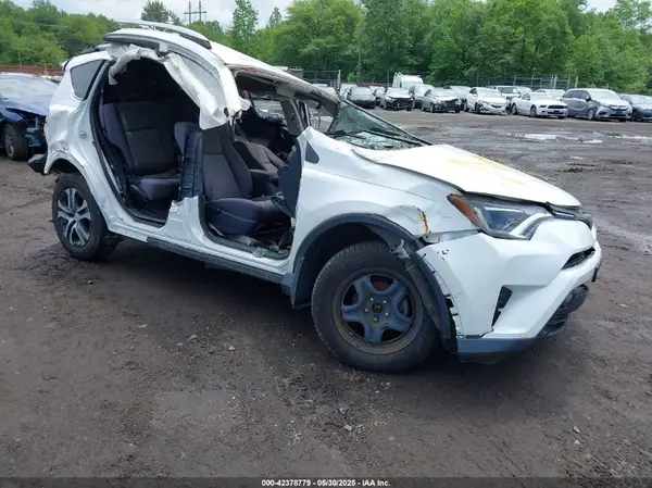 JTMBFREV3JJ185057 2018 TOYOTA RAV 4 - Image 1