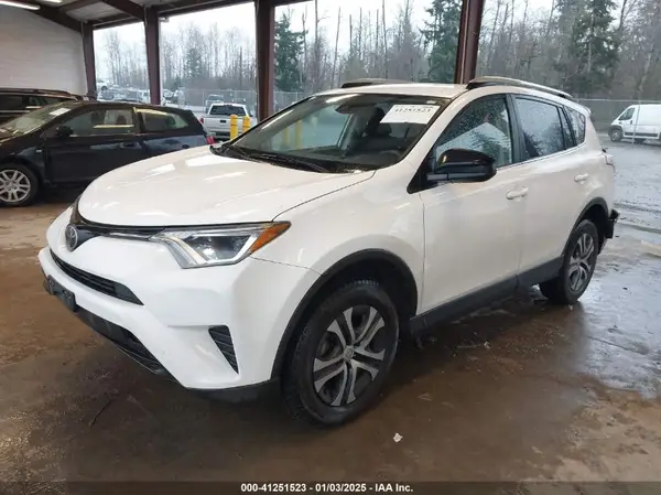 JTMBFREV3JJ187892 2018 TOYOTA RAV 4 - Image 2