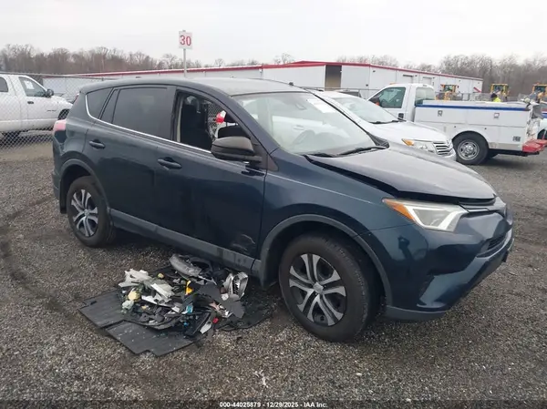 JTMBFREV3JJ213052 2018 TOYOTA RAV 4 - Image 1