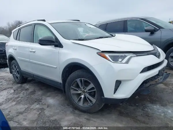 JTMBFREV3JJ215111 2018 TOYOTA RAV 4 - Image 1