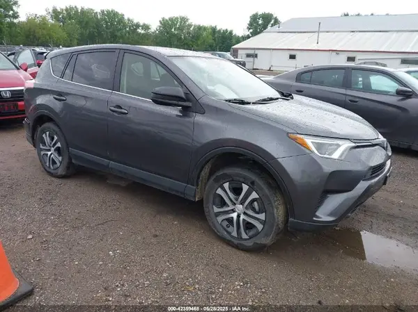 JTMBFREV3JJ732425 2018 TOYOTA RAV 4 - Image 1
