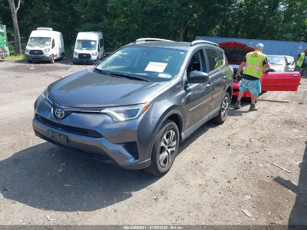 JTMBFREV4HD201422 2017 TOYOTA RAV 4 - Image 2