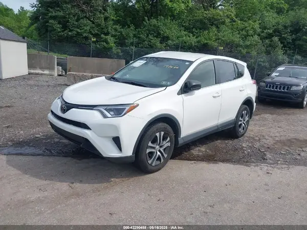 JTMBFREV4JJ193636 2018 TOYOTA RAV 4 - Image 2