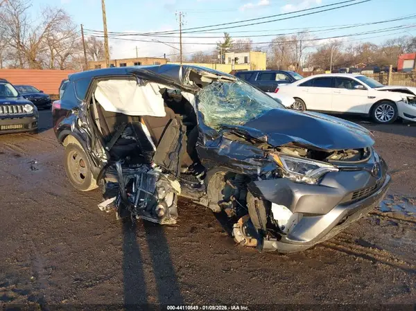 JTMBFREV4JJ214436 2018 TOYOTA RAV 4 - Image 1