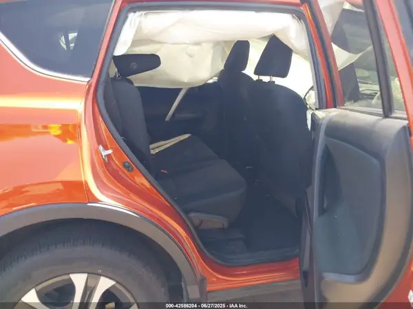 JTMBFREV5GJ057086 2016 TOYOTA RAV 4 - Image 8