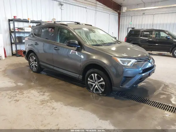JTMBFREV5HD204362 2017 TOYOTA RAV 4 - Image 1