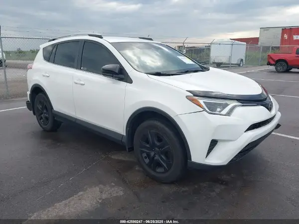 JTMBFREV5HJ105980 2017 TOYOTA RAV 4 - Image 1