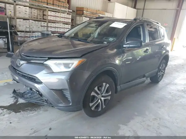 JTMBFREV5HJ110595 2017 TOYOTA RAV 4 - Image 2