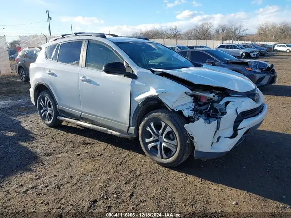 JTMBFREV5HJ135125 2017 TOYOTA RAV 4 - Image 1