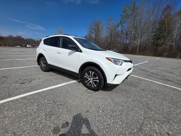 JTMBFREV5HJ14689 2017 TOYOTA RAV 4 - Image 1