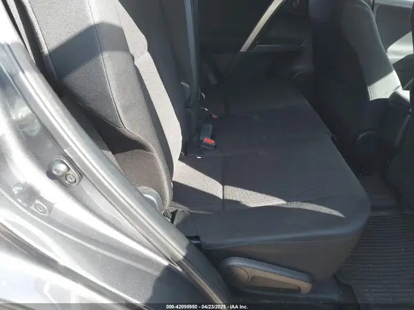 JTMBFREV5HJ160803 2017 TOYOTA RAV 4 - Image 8