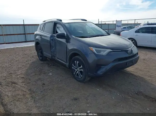 JTMBFREV5HJ161367 2017 TOYOTA RAV 4 - Image 1