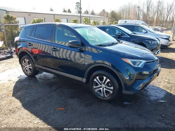 JTMBFREV5HJ165578 2017 TOYOTA RAV 4 - Image 1