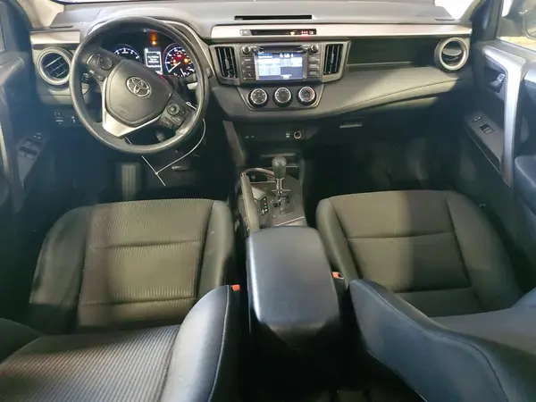 JTMBFREV5HJ700232 2017 TOYOTA RAV 4 - Image 8