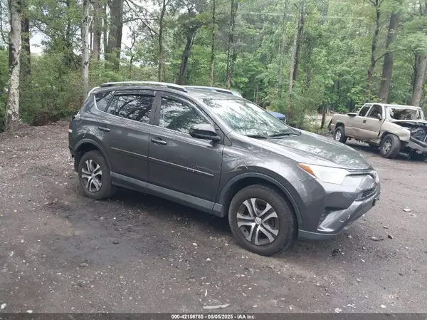 JTMBFREV5HJ700778 2017 TOYOTA RAV 4 - Image 1