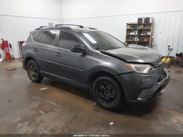 JTMBFREV5HJ711635 2017 TOYOTA RAV 4 - Image 1