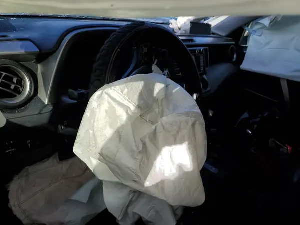 JTMBFREV5JD240476 2018 TOYOTA RAV 4 - Image 8