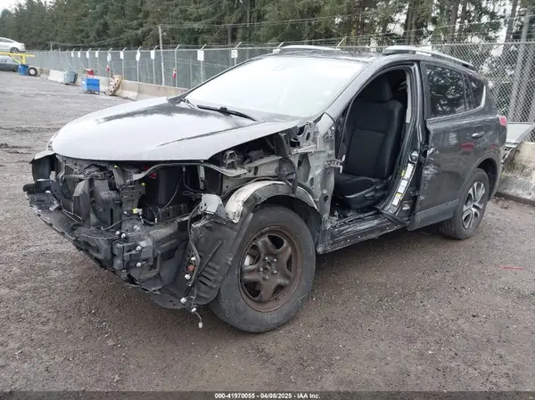 JTMBFREV5JJ190969 2018 TOYOTA RAV 4 - Image 2