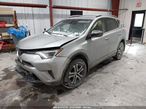 JTMBFREV5JJ197761 2018 TOYOTA RAV 4 - Image 2