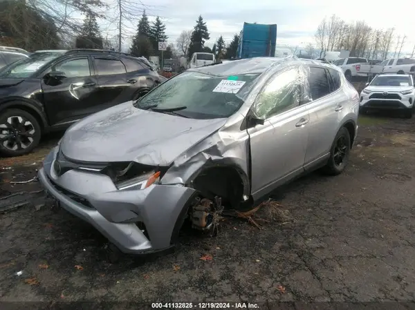 JTMBFREV5JJ251107 2018 TOYOTA RAV 4 - Image 2