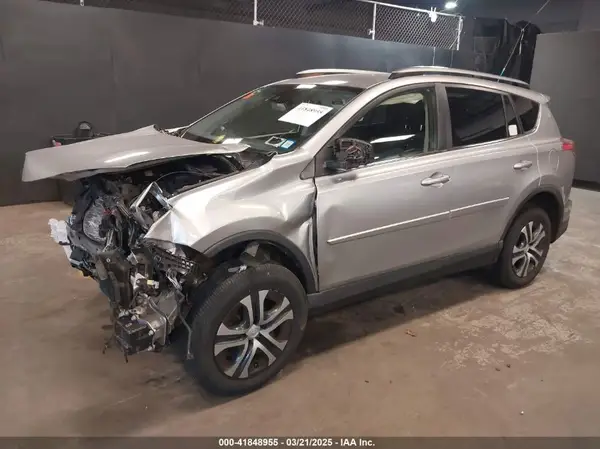 JTMBFREV5JJ260115 2018 TOYOTA RAV 4 - Image 2