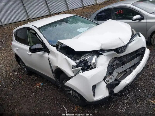 JTMBFREV5JJ727985 2018 TOYOTA RAV 4 - Image 1