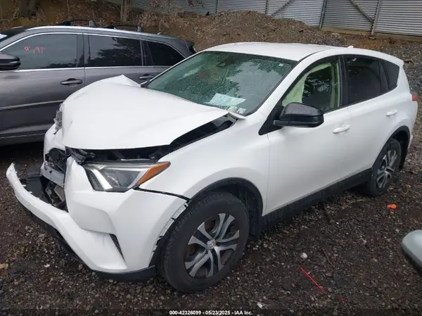 JTMBFREV5JJ727985 2018 TOYOTA RAV 4 - Image 2