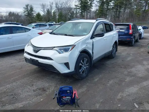 JTMBFREV5JJ738405 2018 TOYOTA RAV 4 - Image 2