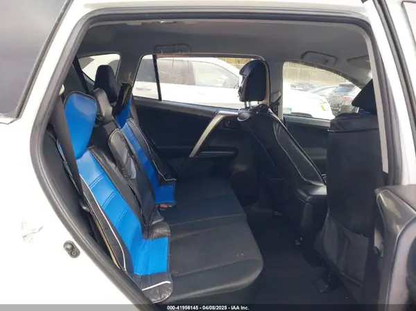 JTMBFREV5JJ738405 2018 TOYOTA RAV 4 - Image 8