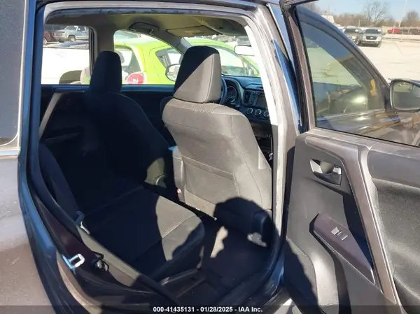 JTMBFREV6GJ098052 2016 TOYOTA RAV 4 - Image 8