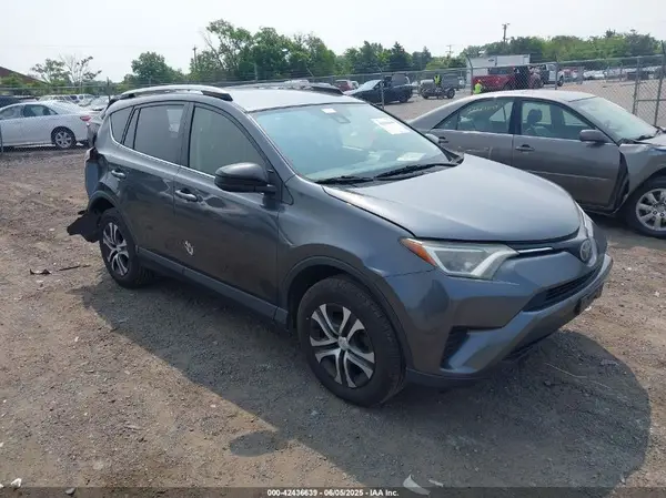 JTMBFREV6HD205665 2017 TOYOTA RAV 4 - Image 1