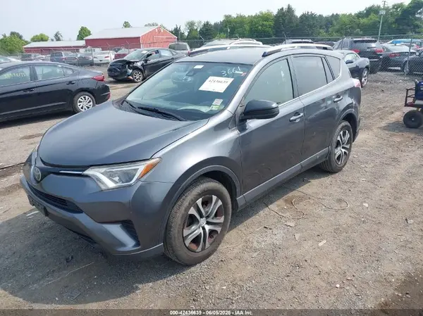 JTMBFREV6HD205665 2017 TOYOTA RAV 4 - Image 2