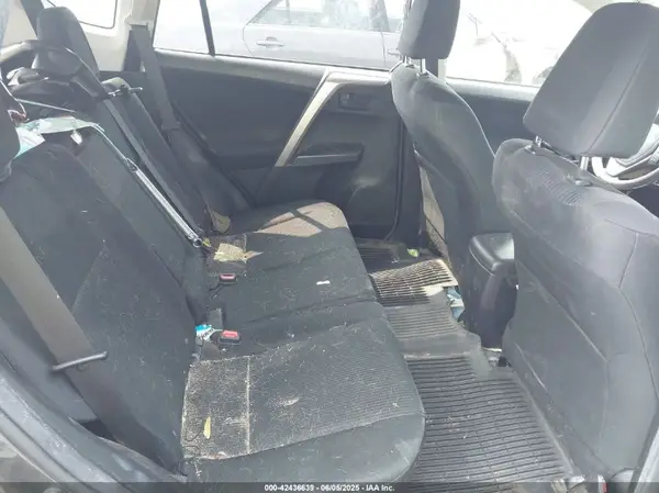 JTMBFREV6HD205665 2017 TOYOTA RAV 4 - Image 8