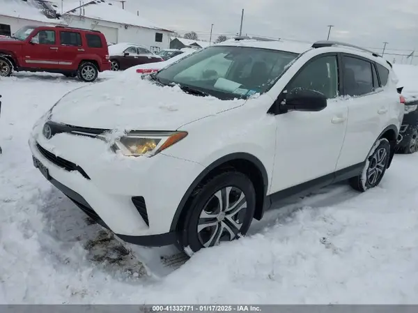 JTMBFREV6HD210784 2017 TOYOTA RAV 4 - Image 2