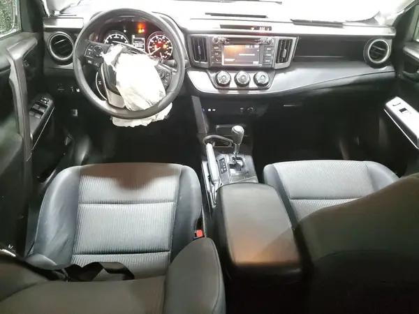 JTMBFREV6HJ141077 2017 TOYOTA RAV 4 - Image 8