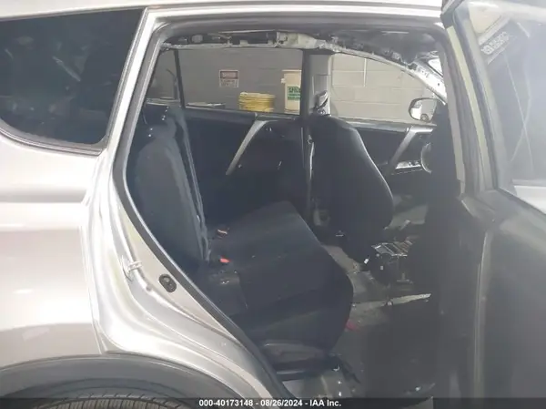 JTMBFREV6JJ199521 2018 TOYOTA RAV 4 - Image 8