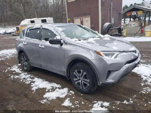 JTMBFREV6JJ225843 2018 TOYOTA RAV 4 - Image 1