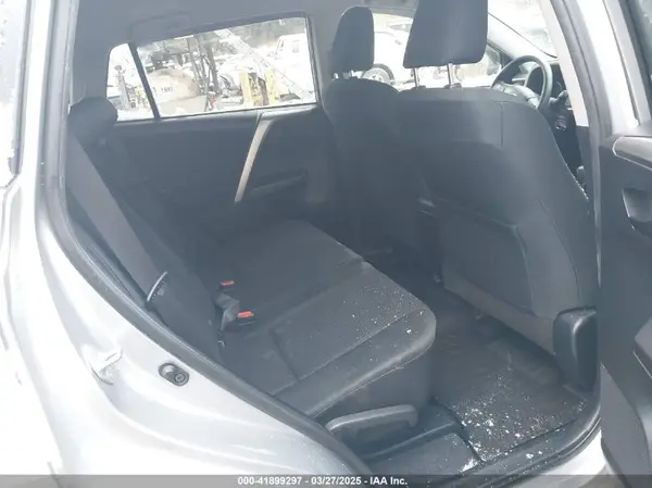 JTMBFREV6JJ225843 2018 TOYOTA RAV 4 - Image 8
