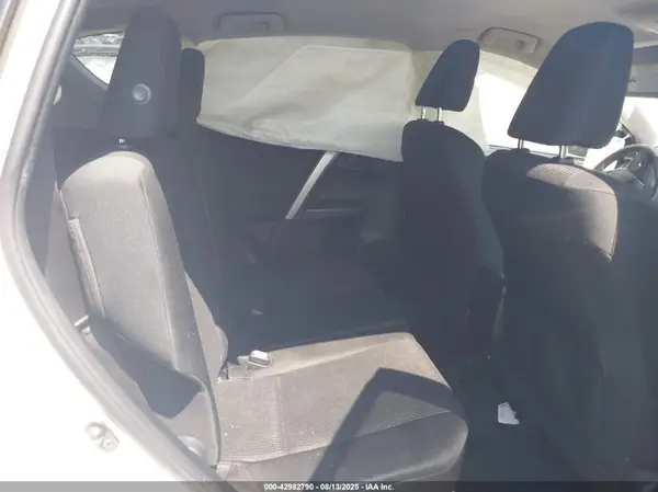 JTMBFREV7HD201110 2017 TOYOTA RAV 4 - Image 8