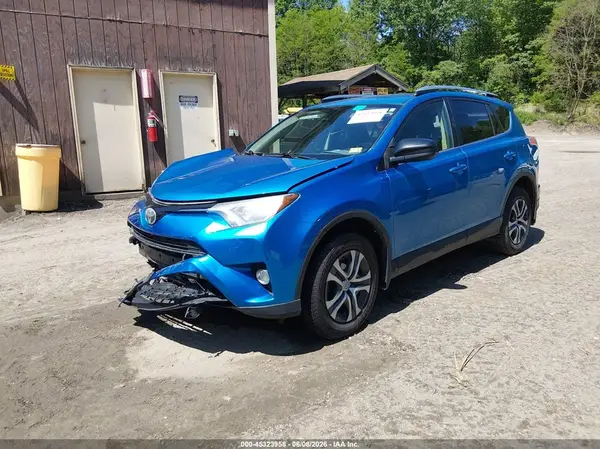 JTMBFREV7HD201611 2017 TOYOTA RAV 4 - Image 2