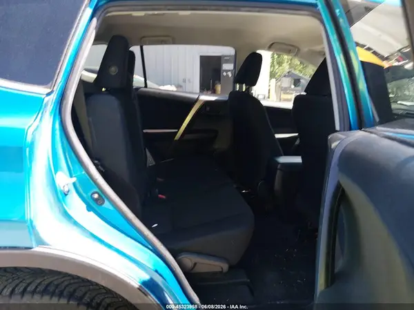 JTMBFREV7HD201611 2017 TOYOTA RAV 4 - Image 8