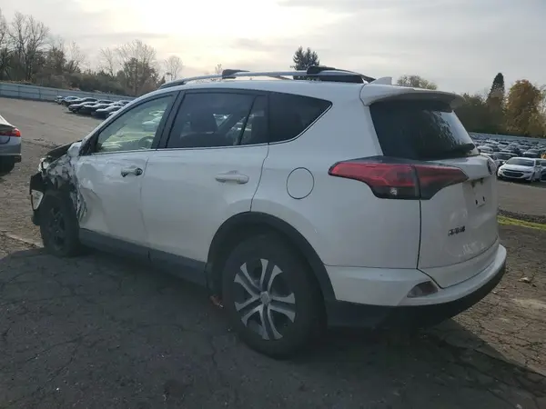 JTMBFREV7HJ135952 2017 TOYOTA RAV 4 - Image 2