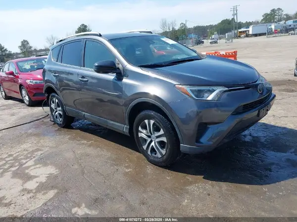 JTMBFREV7HJ152041 2017 TOYOTA RAV 4 - Image 1