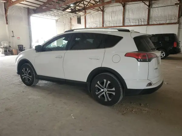 JTMBFREV7HJ705111 2017 TOYOTA RAV 4 - Image 2